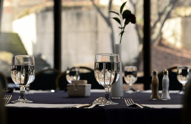 The world’s top hotels and restaurants are changing how they serve water